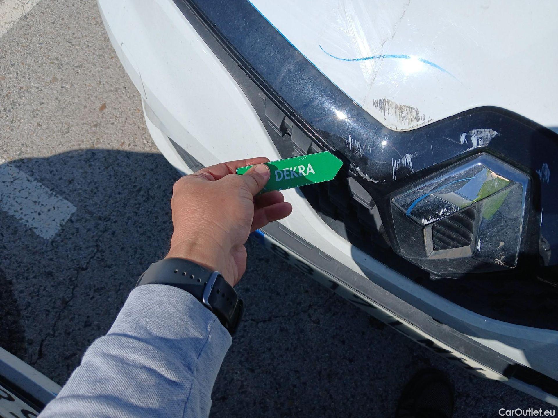  Renault  Clio RENAULT  / 2019 / 5P / berlina con portón Business TCe 74 kW (100CV) GLP #6