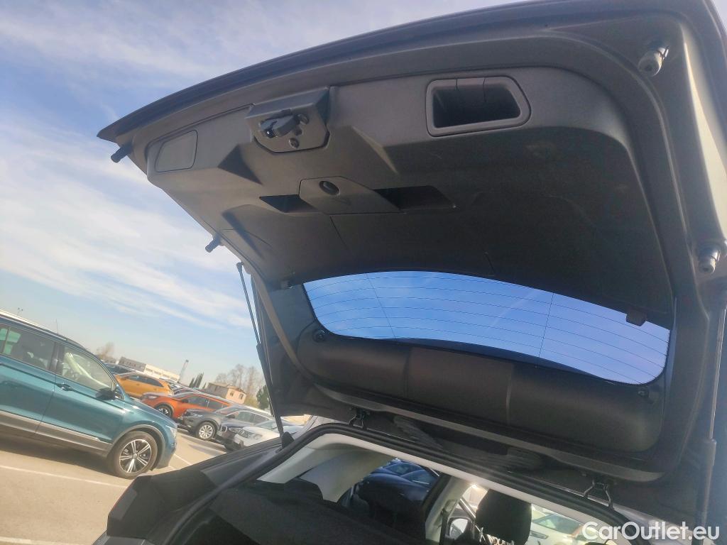  Peugeot  3008 PEUGEOT  / 2016 / 5P / todoterreno 1.5 BlueHDi 96kW (130CV) S&S Active (AC) #22