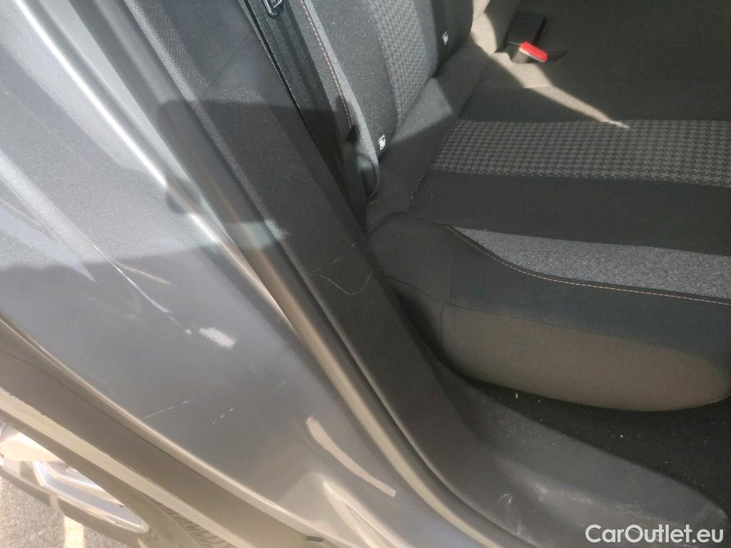  Peugeot  3008 PEUGEOT  / 2016 / 5P / todoterreno 1.5 BlueHDi 96kW (130CV) S&S Active (AC) #24