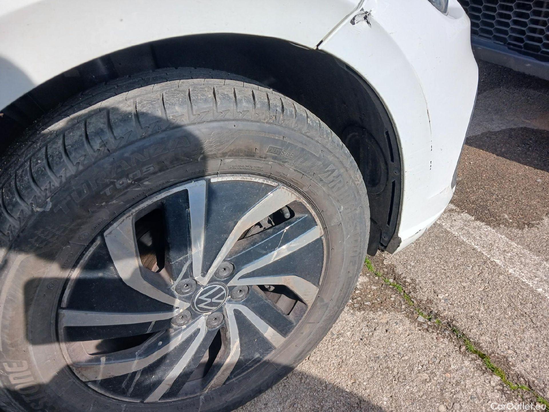  Volkswagen  Polo VOLKSWAGEN  / 2021 / 5P / berlina con portón Life 1.0 TSI 70kW (95CV) #24