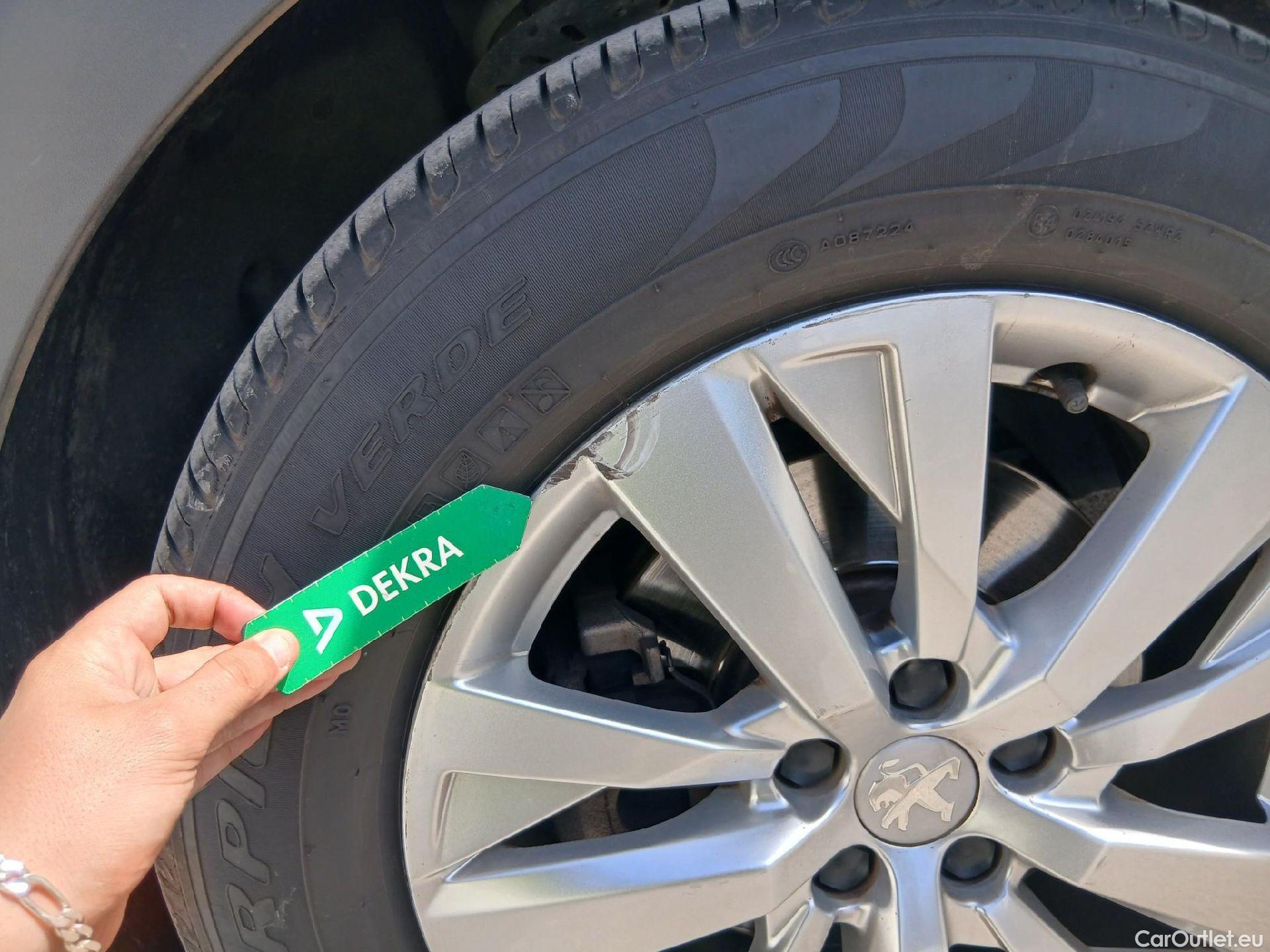  Peugeot  3008 PEUGEOT  / 2016 / 5P / todoterreno 1.5L BlueHDi 96kW (130CV) S&S Active (AC) #6