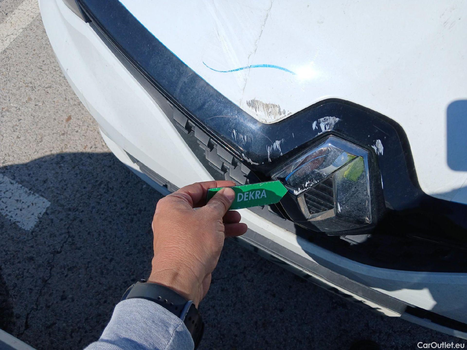  Renault  Clio RENAULT  / 2019 / 5P / berlina con portón Business TCe 74 kW (100CV) GLP #8