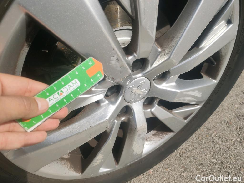  Peugeot  3008 PEUGEOT  / 2016 / 5P / todoterreno 1.5 BlueHDi 96kW (130CV) S&S Active (AC) #17