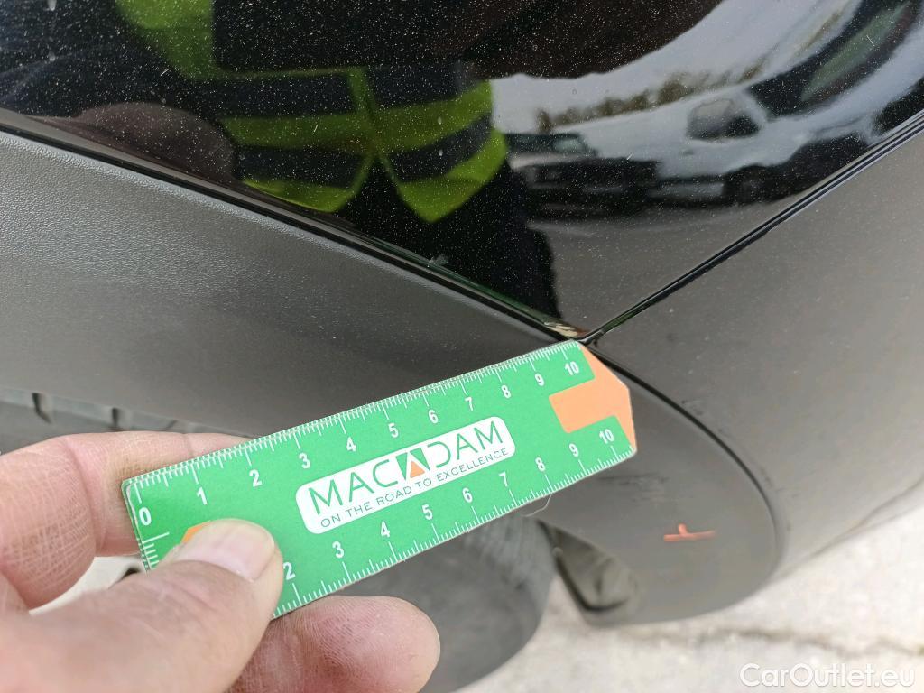  Peugeot  3008 PEUGEOT  / 2016 / 5P / todoterreno 1.5 BlueHDi 96kW (130CV) S&S Style #40