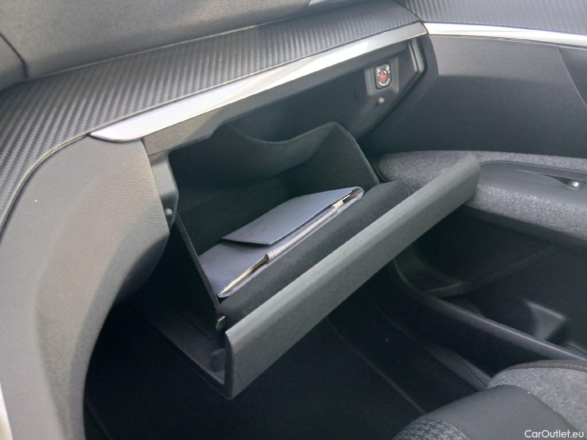  Peugeot  3008 PEUGEOT  / 2016 / 5P / todoterreno 1.5L BlueHDi 96kW (130CV) S&S Active (AC) #1