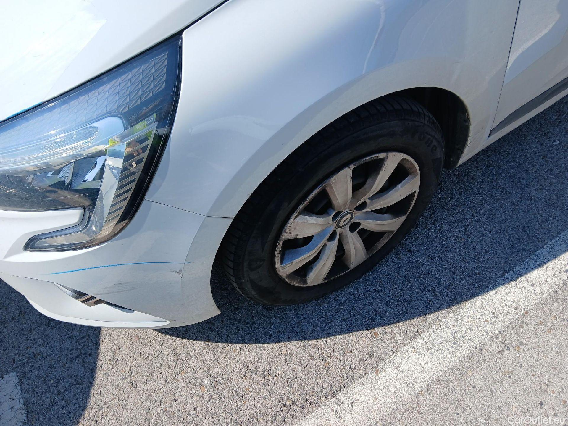  Renault  Clio RENAULT  / 2019 / 5P / berlina con portón Business TCe 74 kW (100CV) GLP #10