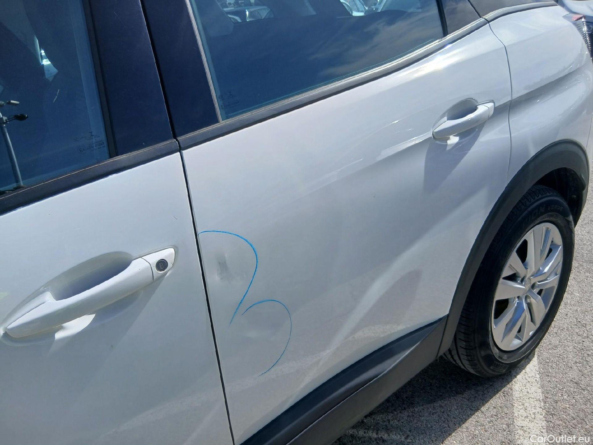  Peugeot  3008 PEUGEOT  / 2016 / 5P / todoterreno 1.5L BlueHDi 96kW (130CV) S&S Active (AC) #9