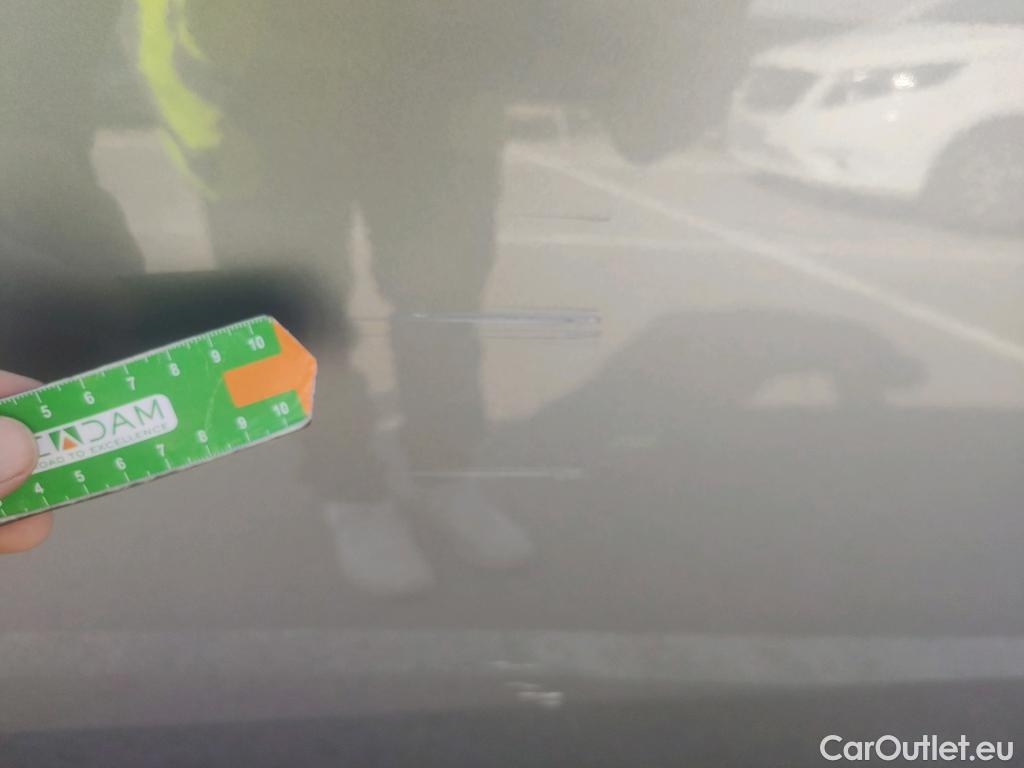  Peugeot  3008 PEUGEOT  / 2016 / 5P / todoterreno 1.5 BlueHDi 96kW (130CV) S&S Active (AC) #9