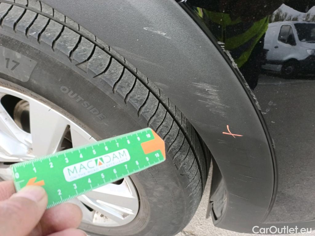  Peugeot  3008 PEUGEOT  / 2016 / 5P / todoterreno 1.5 BlueHDi 96kW (130CV) S&S Style #38