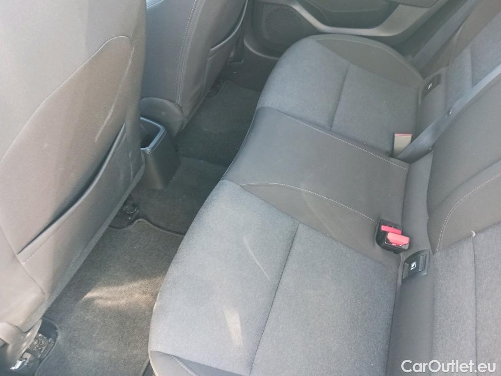  Renault  Clio RENAULT  / 2019 / 5P / berlina con portón Intens TCe 67 kW (91CV) #3