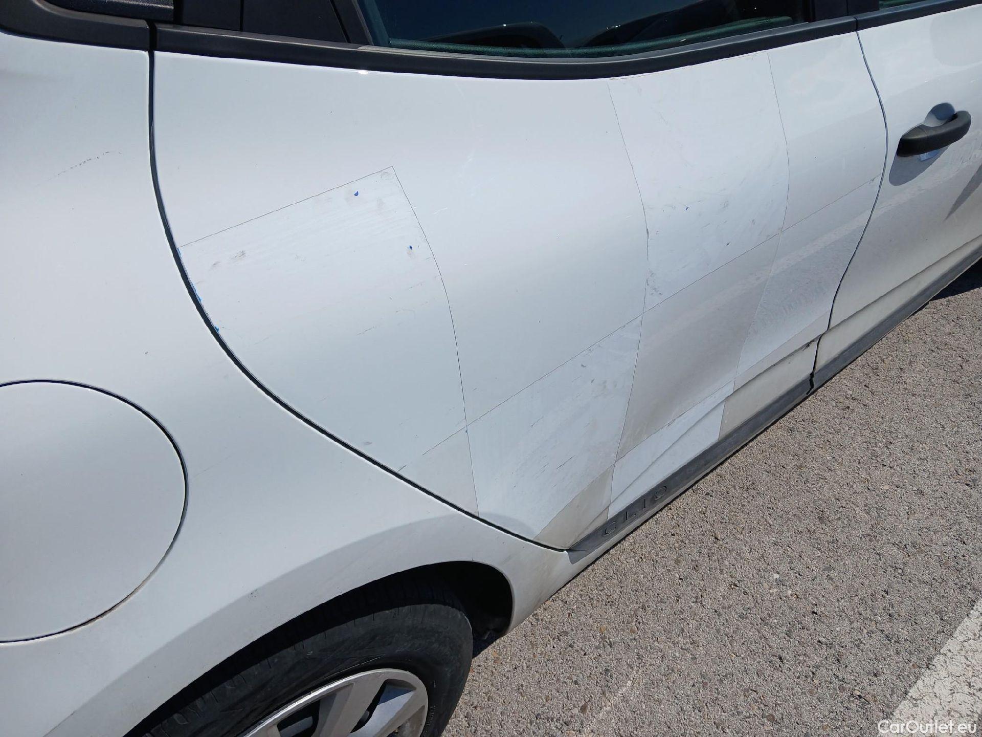  Renault  Clio RENAULT  / 2019 / 5P / berlina con portón Business TCe 74 kW (100CV) GLP #23