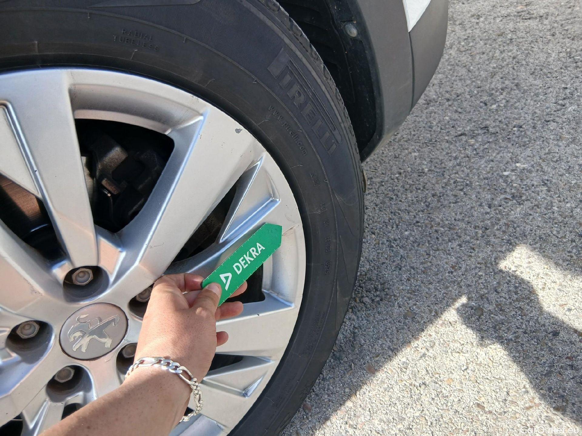  Peugeot  3008 PEUGEOT  / 2016 / 5P / todoterreno 1.5L BlueHDi 96kW (130CV) S&S Active (AC) #16