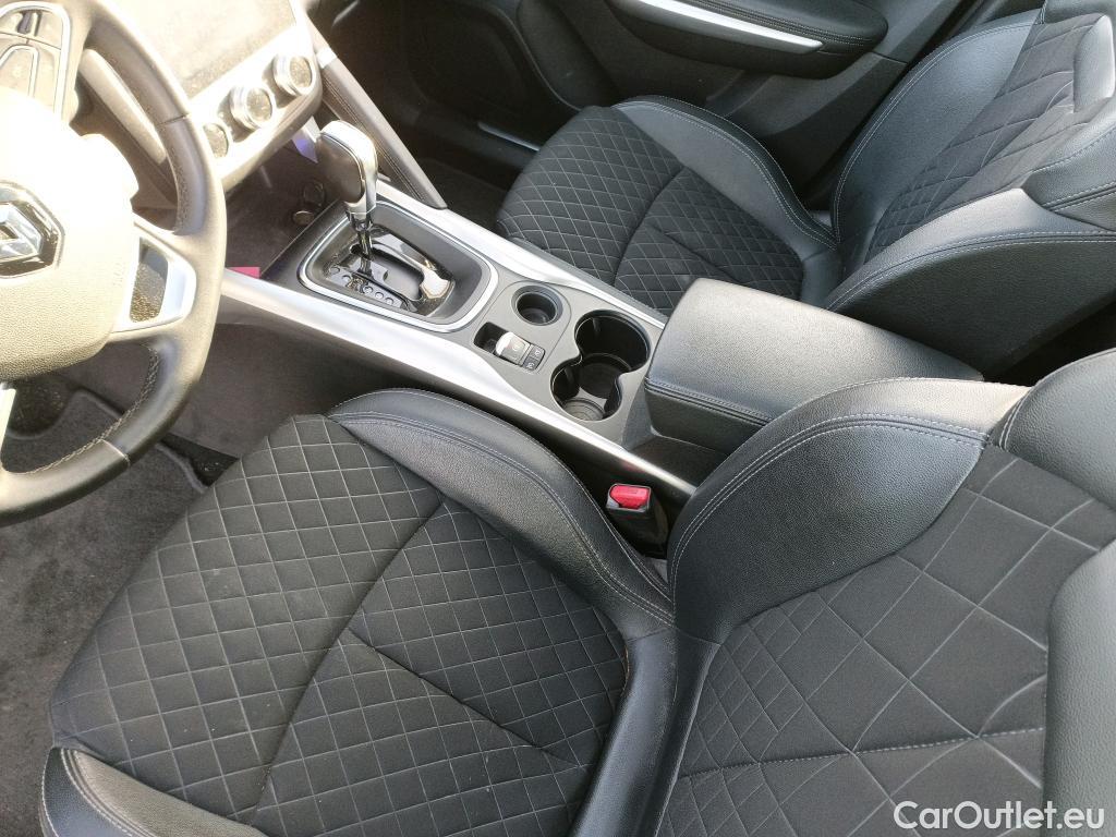  Renault  Kadjar RENAULT  / 2019 / 5P / crossover Zen GPF TCe 103kW (140CV) EDC #8