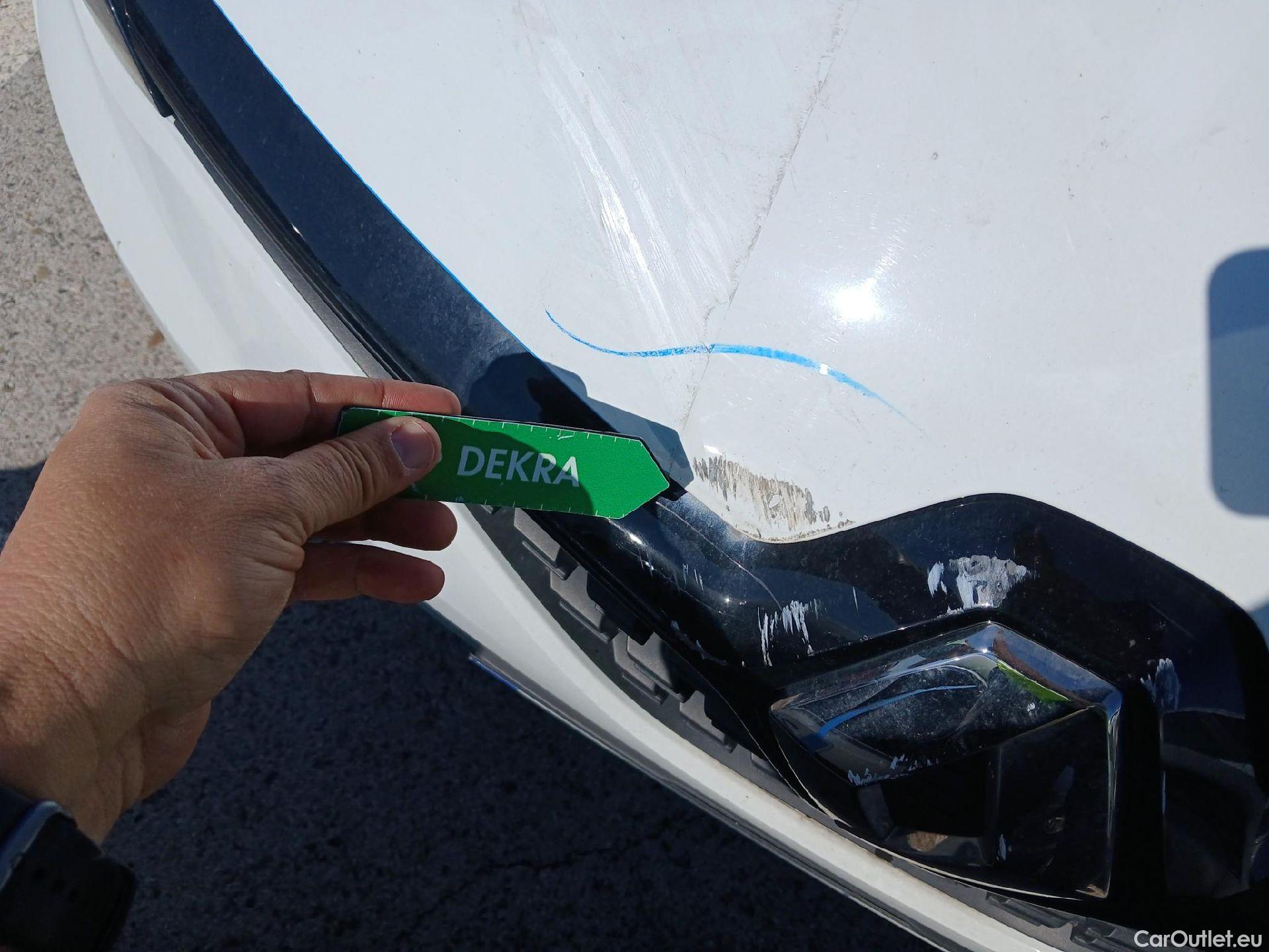  Renault  Clio RENAULT  / 2019 / 5P / berlina con portón Business TCe 74 kW (100CV) GLP #4