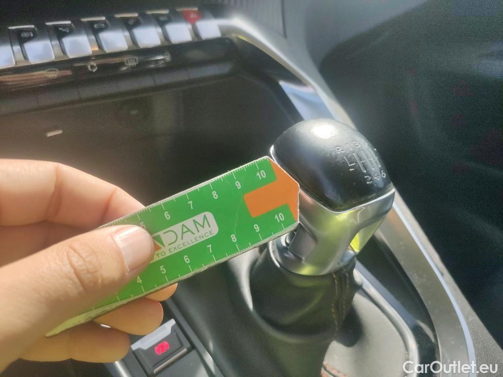  Peugeot  3008 PEUGEOT  / 2016 / 5P / todoterreno 1.5 BlueHDi 96kW (130CV) S&S Active (AC) #31