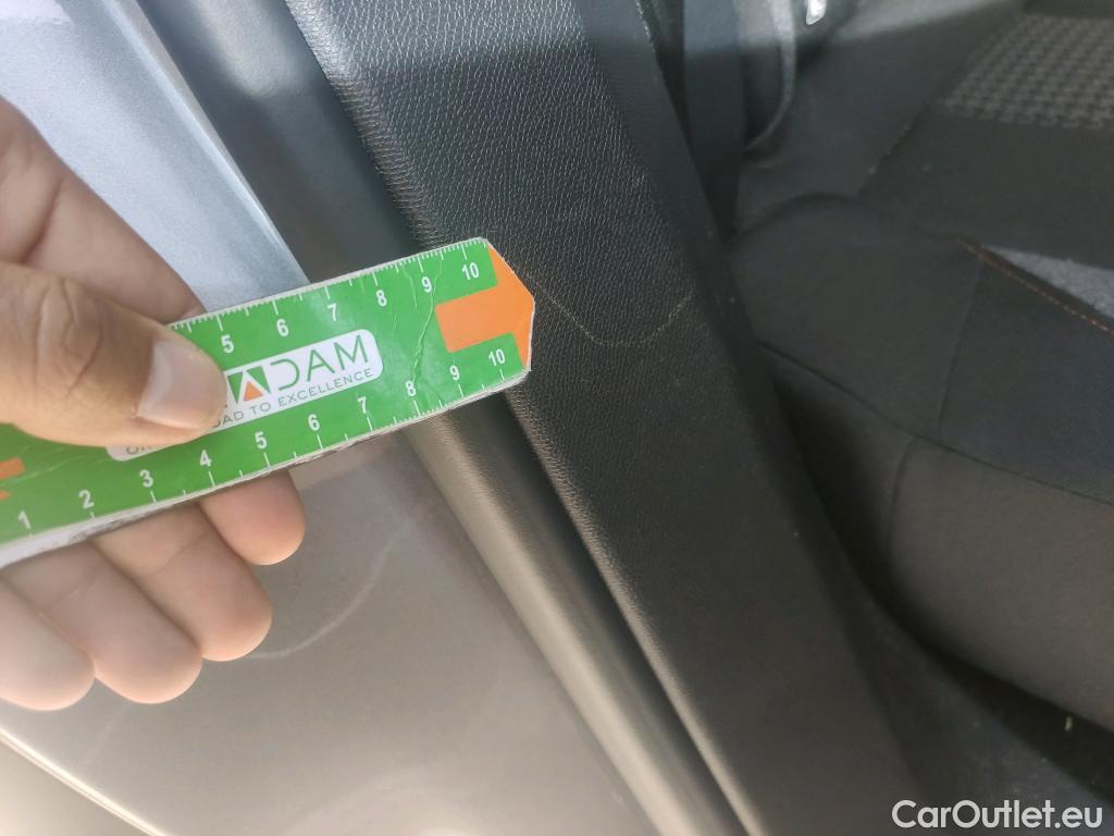  Peugeot  3008 PEUGEOT  / 2016 / 5P / todoterreno 1.5 BlueHDi 96kW (130CV) S&S Active (AC) #25