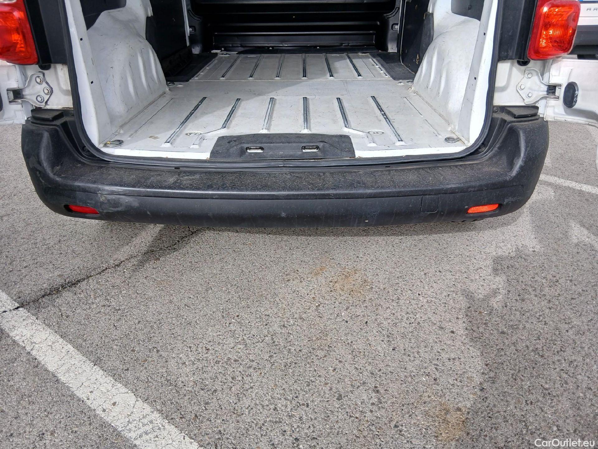  Opel  Vivaro OPEL  / 2019 / 4P / furgón 1.5 Diésel 74kW (100CV) M Std Express #26