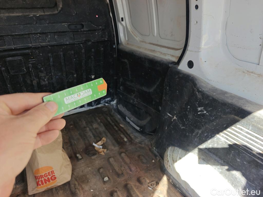  Peugeot  Partner PEUGEOT  / 2018 / 3P / furgón derivado de turismo Pro Standard 600kg BlueHDi 73kW (CX) #18