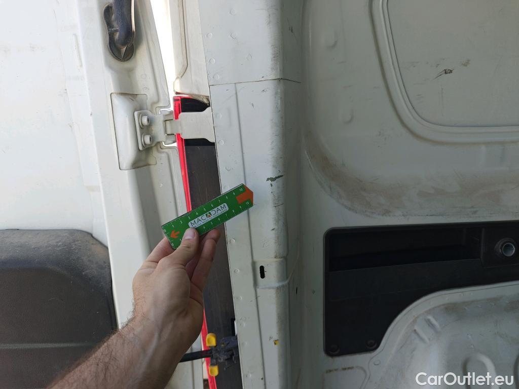  Fiat  Doblo FIAT Doblò Cargo/2015/4P/furgón derivado de turismo Cargo SX 1.3 Mjet 70 kW (95 CV) #52