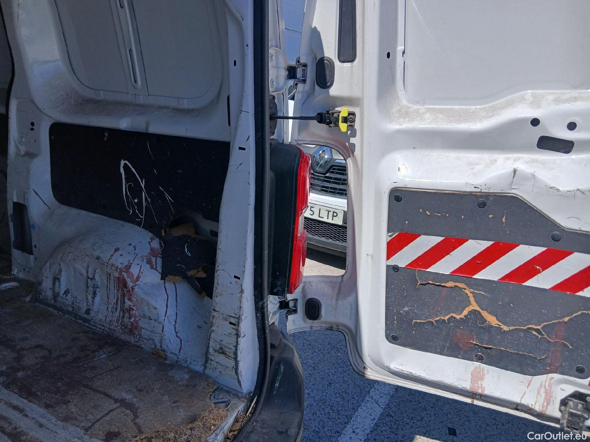  Peugeot  Expert PEUGEOT  / 2016 / 4P / furgón Furgón Pro 2.0 BlueHDi 120 S&S Standard #1