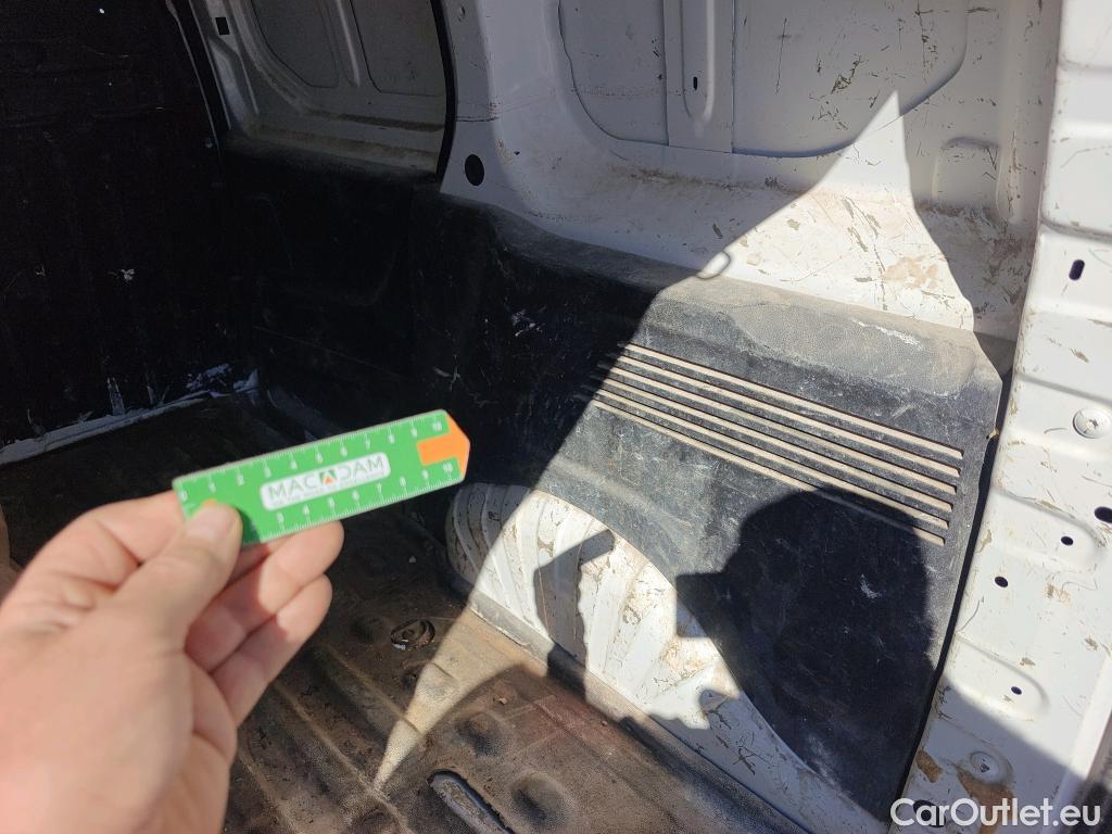  Peugeot  Partner PEUGEOT  / 2018 / 3P / furgón derivado de turismo Pro Standard 600kg BlueHDi 73kW (CX) #22