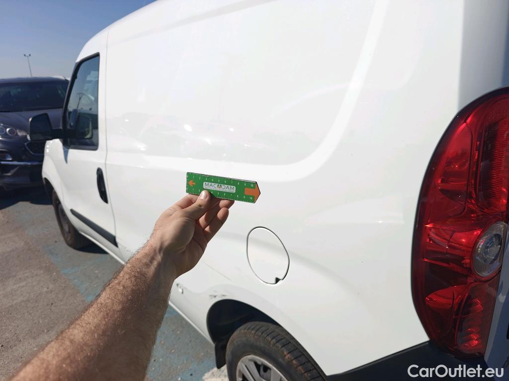  Fiat  Doblo FIAT Doblò Cargo/2015/4P/furgón derivado de turismo Cargo SX 1.3 Mjet 70 kW (95 CV) #20