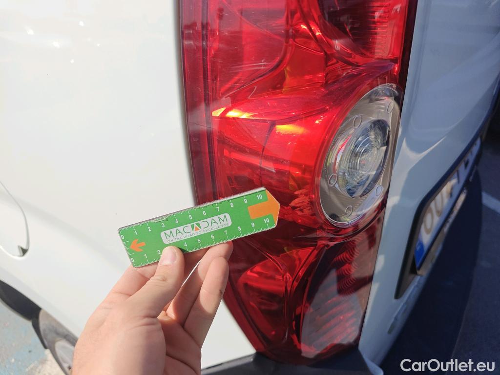  Fiat  Doblo FIAT Doblò Cargo/2015/4P/furgón derivado de turismo Cargo SX 1.3 Mjet 70 kW (95 CV) #86