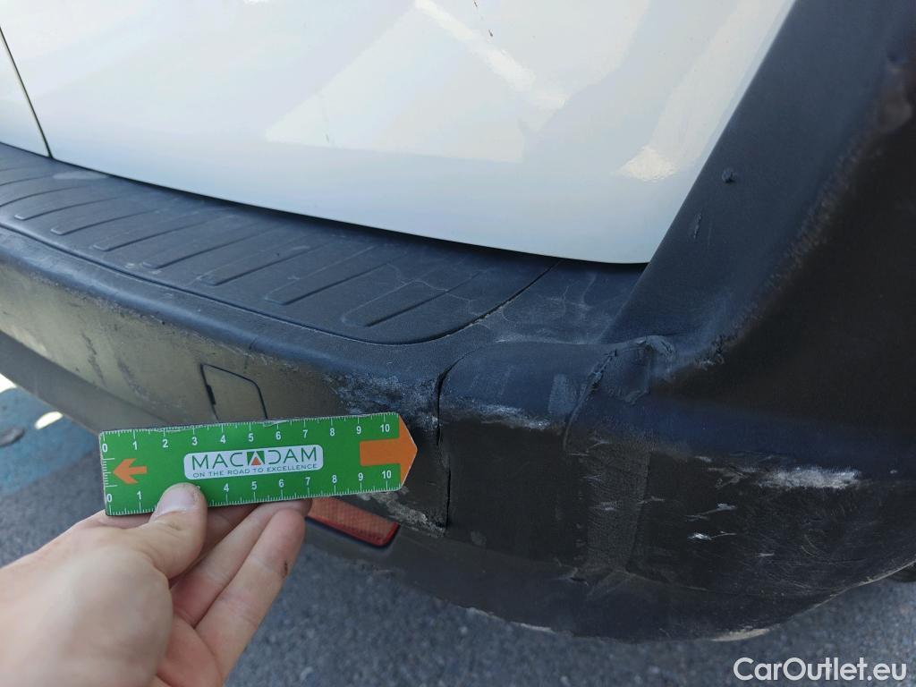  Fiat  Doblo FIAT Doblò Cargo/2015/4P/furgón derivado de turismo Cargo SX 1.3 Mjet 70 kW (95 CV) #43