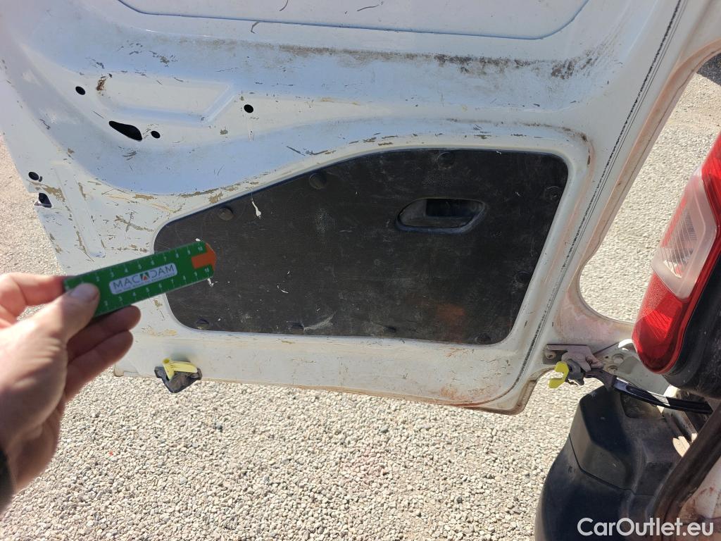  Peugeot  Partner PEUGEOT  / 2018 / 3P / furgón derivado de turismo Pro Standard 600kg BlueHDi 73kW (CX) #14