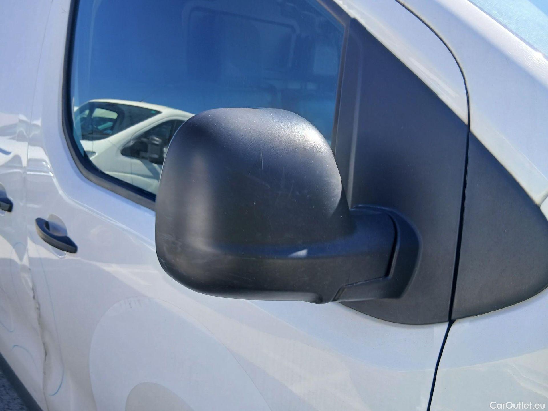  Peugeot  Expert PEUGEOT  / 2016 / 4P / furgón Furgón Pro 2.0 BlueHDi 120 S&S Standard #36