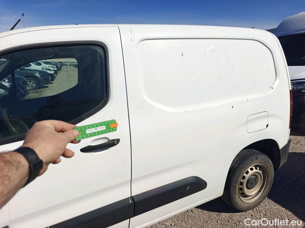  Peugeot  Partner PEUGEOT  / 2018 / 3P / furgón derivado de turismo Pro Standard 600kg BlueHDi 73kW (CX) #45