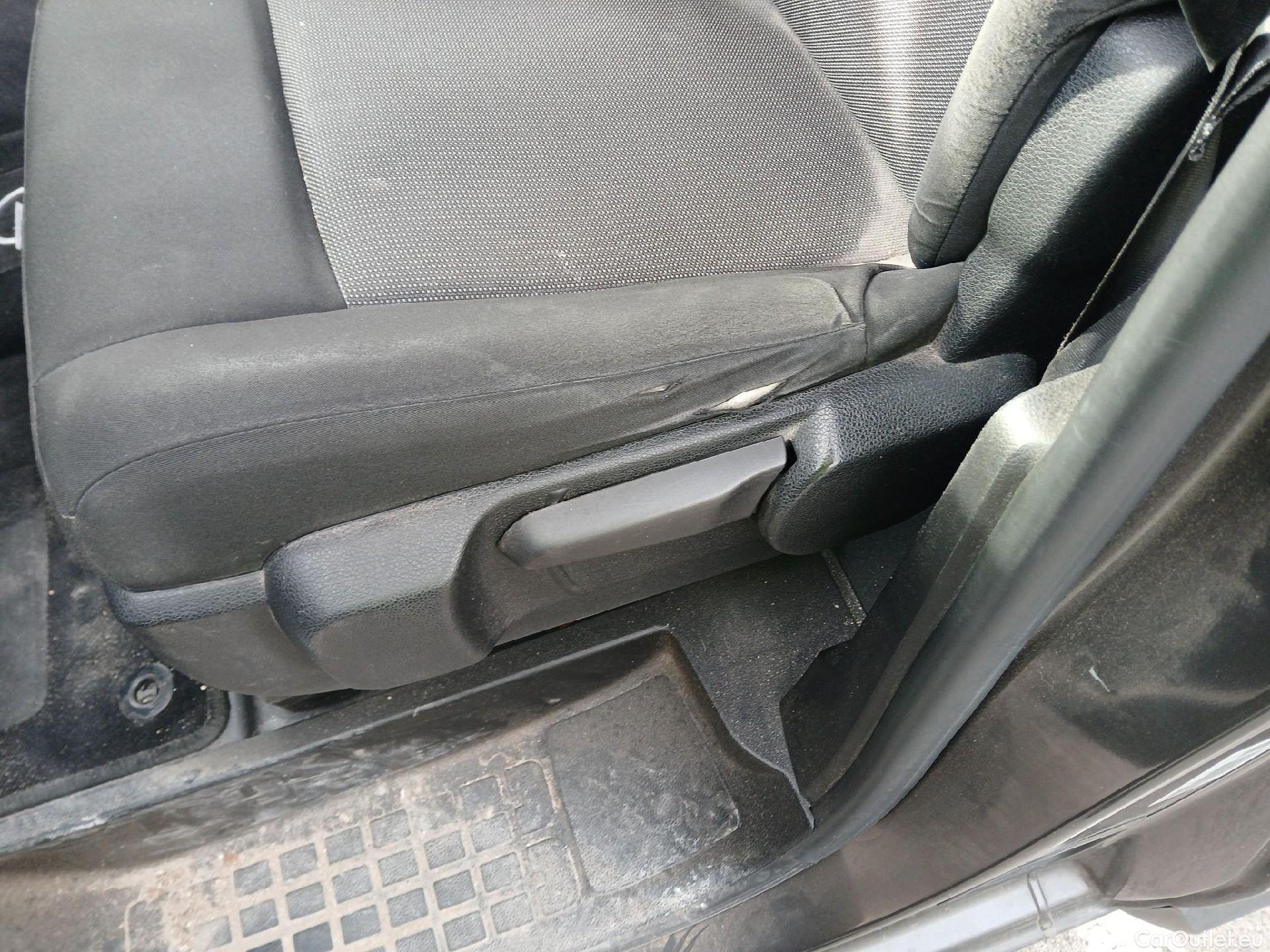  Opel  Vivaro OPEL  / 2019 / 4P / combi 1.5 Diésel 88kW (120CV) M Std Express #19