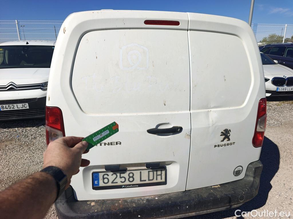  Peugeot  Partner PEUGEOT  / 2018 / 3P / furgón derivado de turismo Pro Standard 600kg BlueHDi 73kW (CX) #46