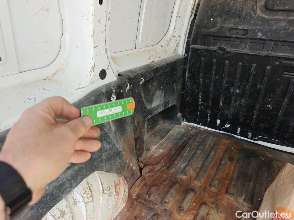  Peugeot  Partner PEUGEOT  / 2018 / 3P / furgón derivado de turismo Pro Standard 600kg BlueHDi 73kW (CX) #19