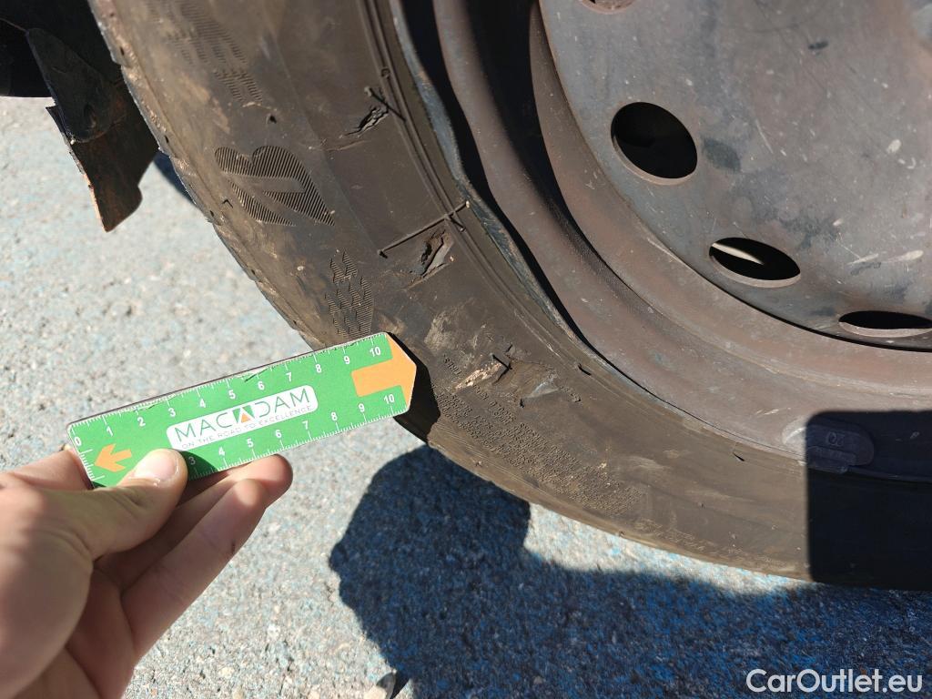  Fiat  Doblo FIAT Doblò Cargo/2015/4P/furgón derivado de turismo Cargo SX 1.3 Mjet 70 kW (95 CV) #60