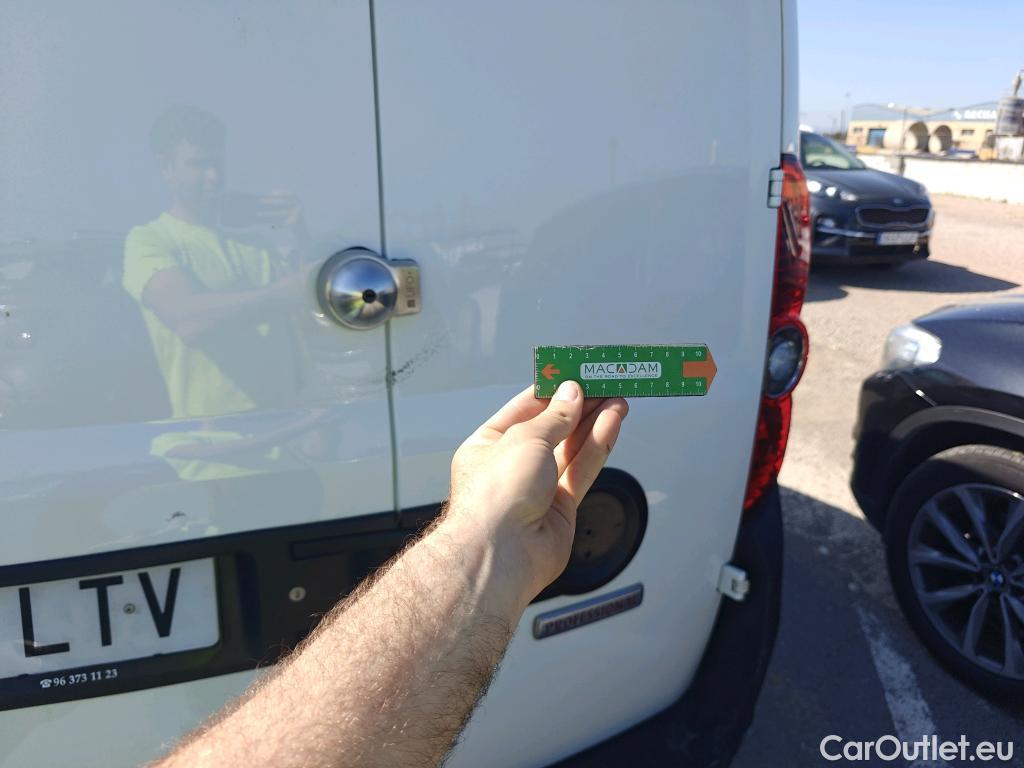  Fiat  Doblo FIAT Doblò Cargo/2015/4P/furgón derivado de turismo Cargo SX 1.3 Mjet 70 kW (95 CV) #31