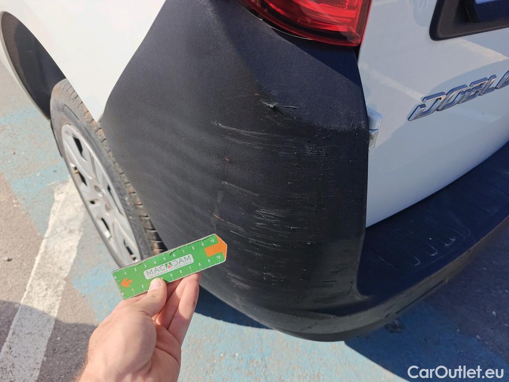  Fiat  Doblo FIAT Doblò Cargo/2015/4P/furgón derivado de turismo Cargo SX 1.3 Mjet 70 kW (95 CV) #39