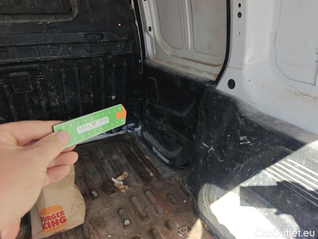  Peugeot  Partner PEUGEOT  / 2018 / 3P / furgón derivado de turismo Pro Standard 600kg BlueHDi 73kW (CX) #17