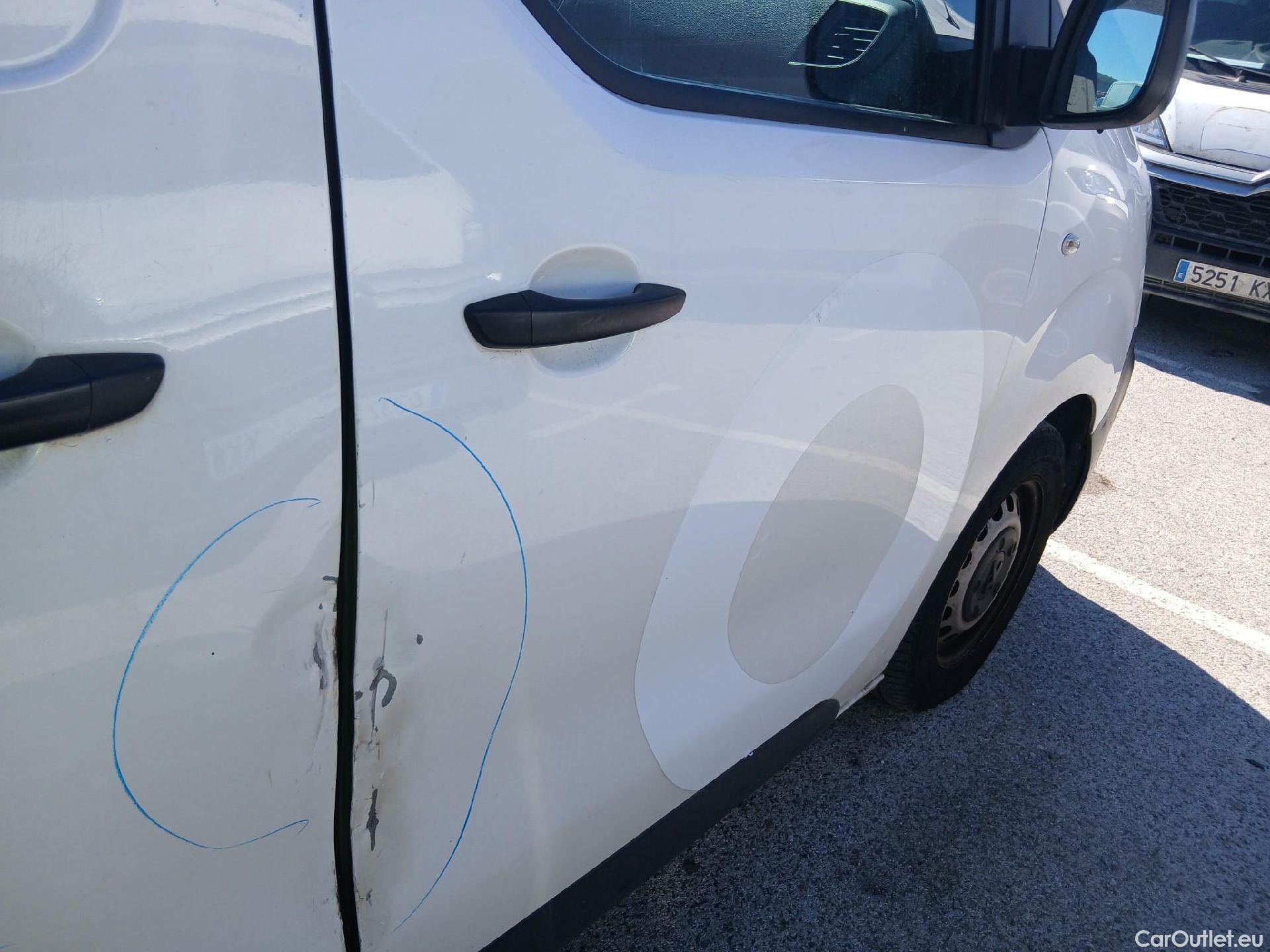  Peugeot  Expert PEUGEOT  / 2016 / 4P / furgón Furgón Pro 2.0 BlueHDi 120 S&S Standard #32