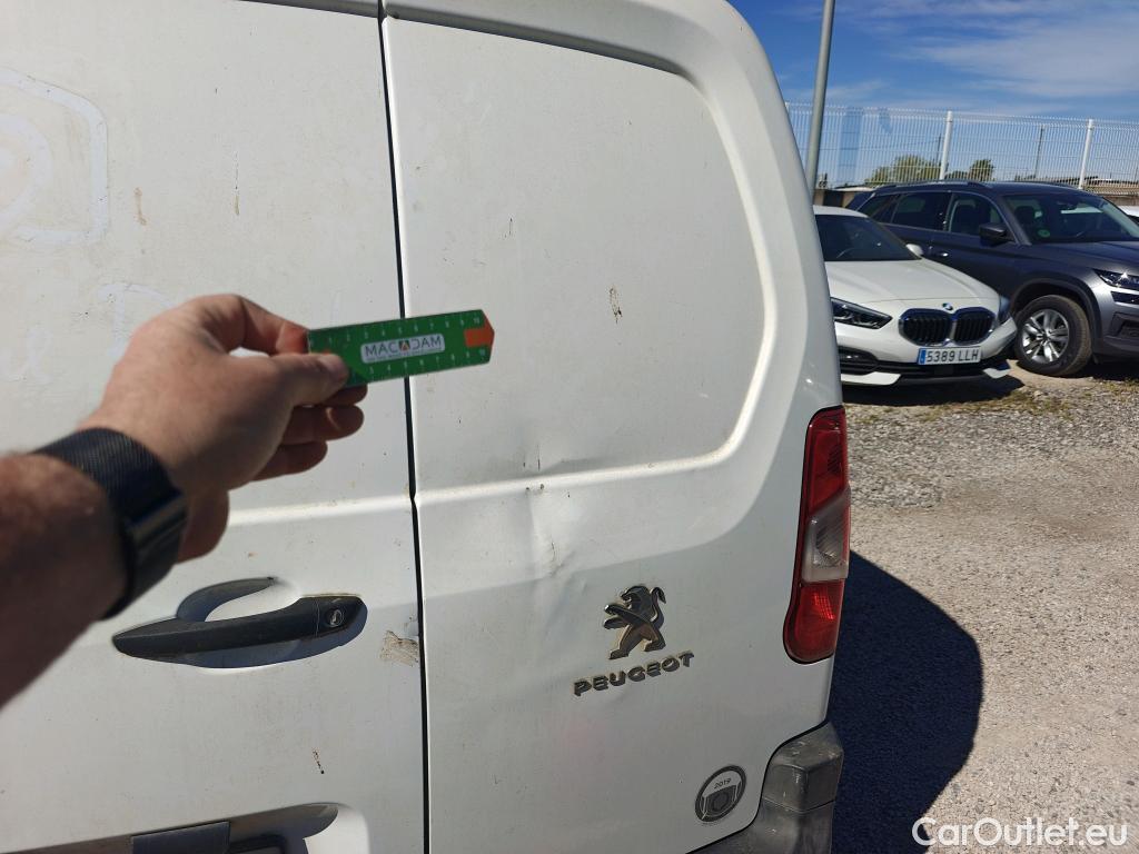 Peugeot  Partner PEUGEOT  / 2018 / 3P / furgón derivado de turismo Pro Standard 600kg BlueHDi 73kW (CX) #27