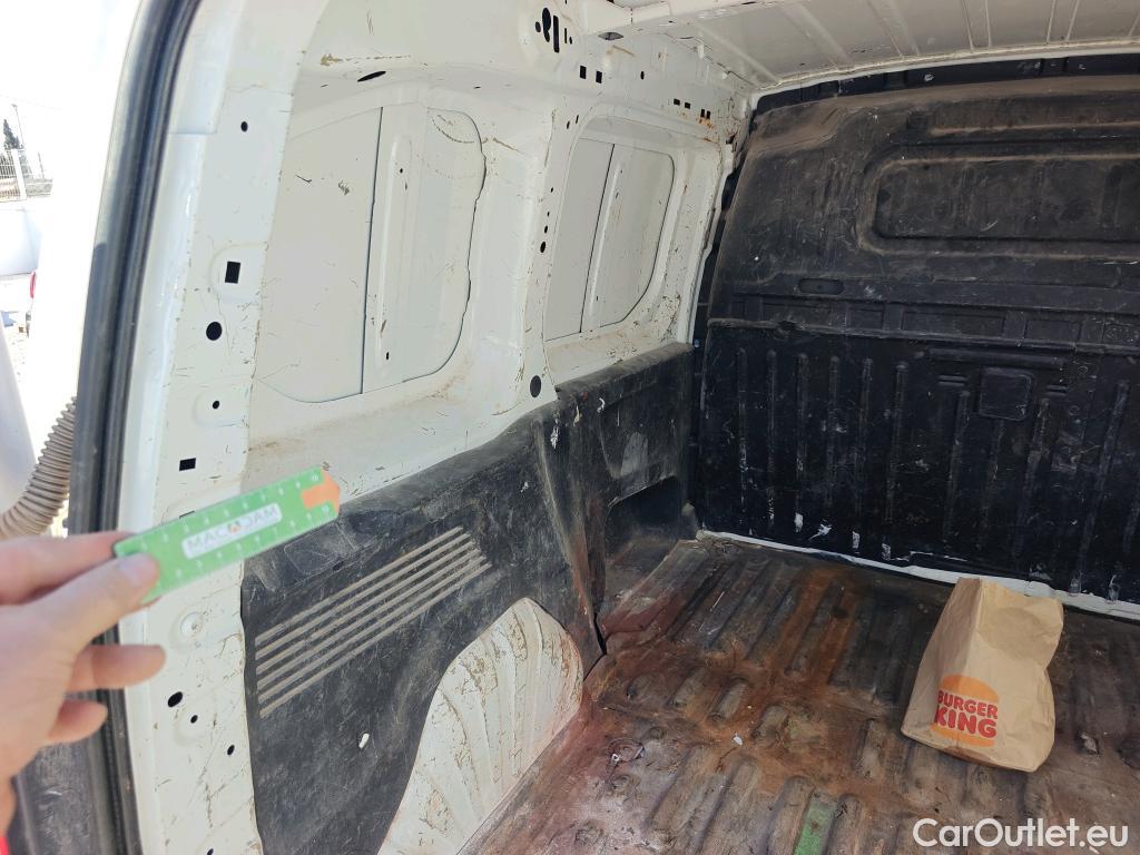  Peugeot  Partner PEUGEOT  / 2018 / 3P / furgón derivado de turismo Pro Standard 600kg BlueHDi 73kW (CX) #32