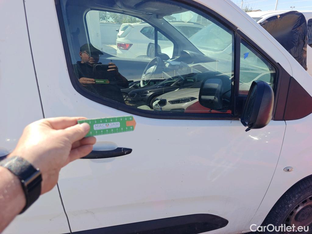  Peugeot  Partner PEUGEOT  / 2018 / 3P / furgón derivado de turismo Pro Standard 600kg BlueHDi 73kW (CX) #29