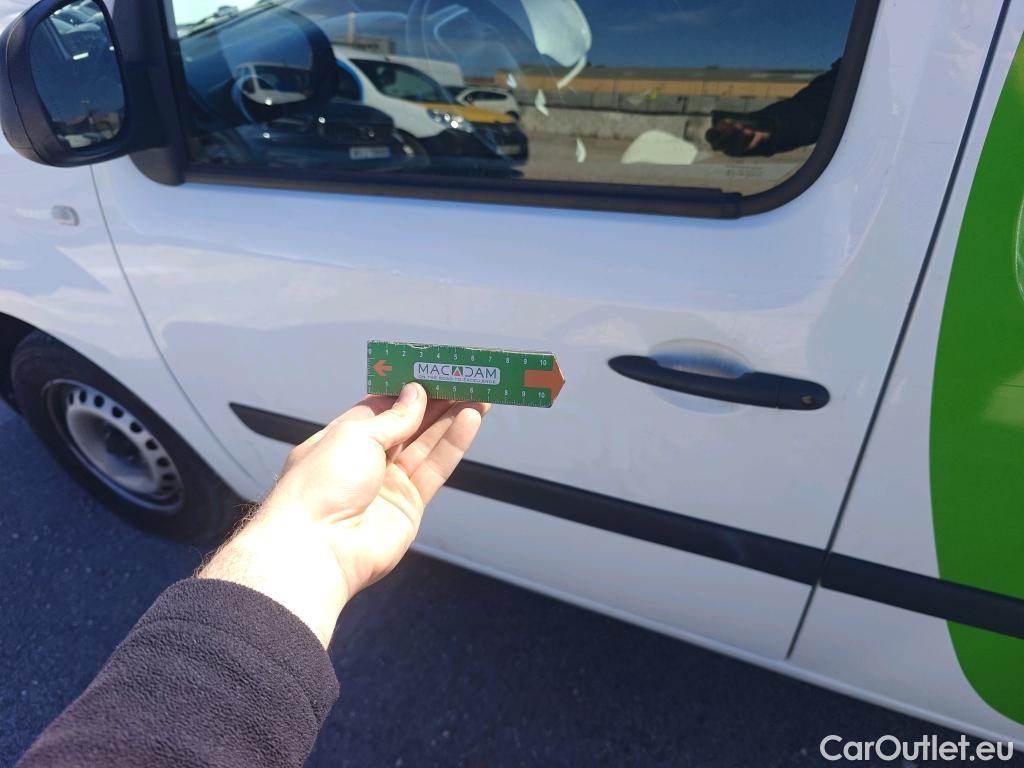  Renault  Kangoo RENAULT  Furgón/2013/3P/furgón derivado de turismo Profesional dCi 55 kW (75 CV) #23