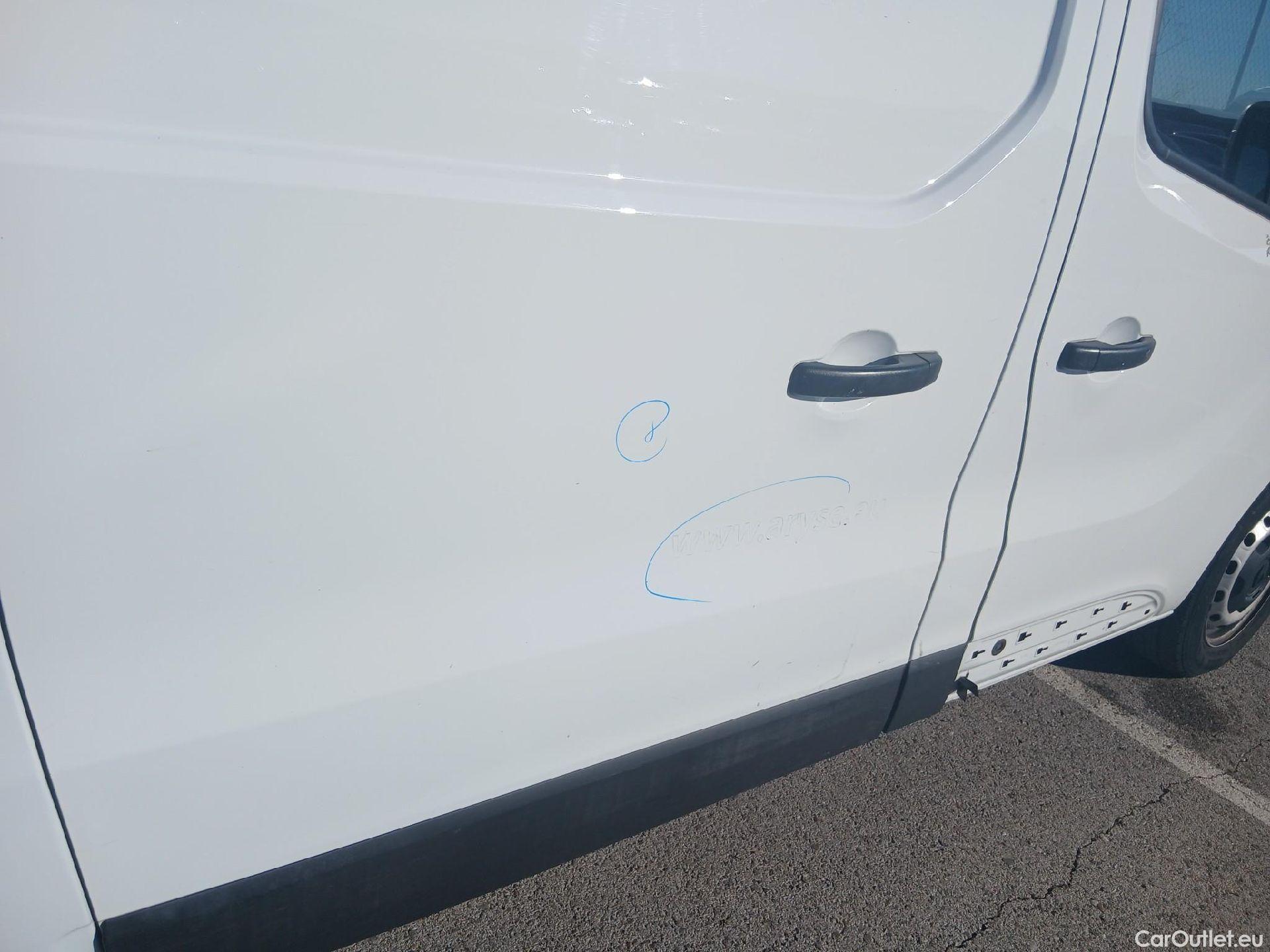  Renault  Trafic RENAULT  / 2021 / 4P / furgón Furgón L1H1 Blue dCi 96 Kw (130 CV) CUA #44