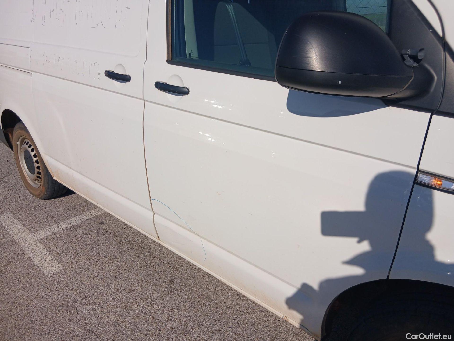  Volkswagen  Transporter VOLKSWAGEN  / 2015 / 4P / furgón Furgón Corto TN 2.0 TDI 110kW BMT 4Mot #21