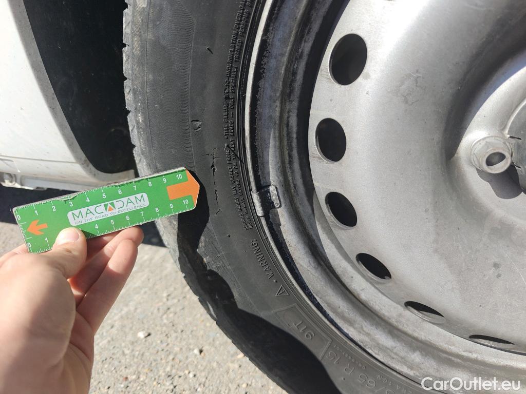  Renault  Kangoo RENAULT  Furgón/2013/3P/furgón derivado de turismo Profesional dCi 55 kW (75 CV) #46