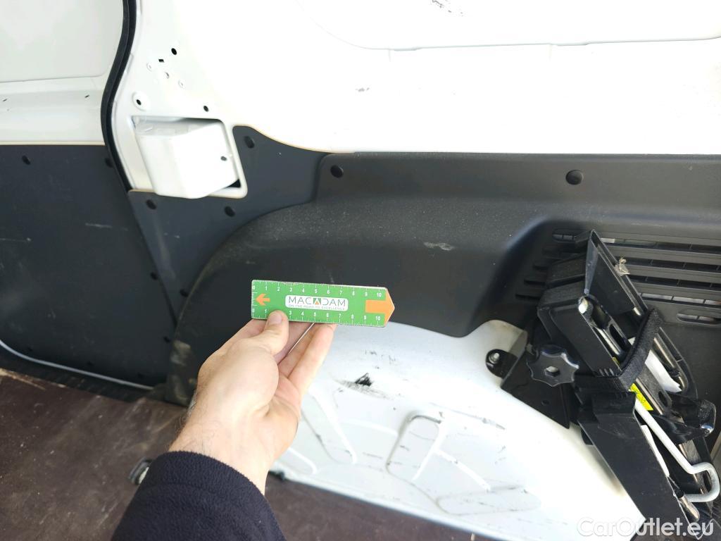  Renault  Kangoo RENAULT  Furgón/2013/3P/furgón derivado de turismo Profesional dCi 55 kW (75 CV) #61