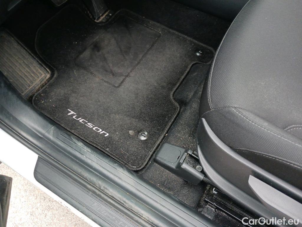  Hyundai  Tucson HYUNDAI  / 2020 / 5P / todoterreno 1.6 TGDI 169kW HEV Tecno Auto 2C #16