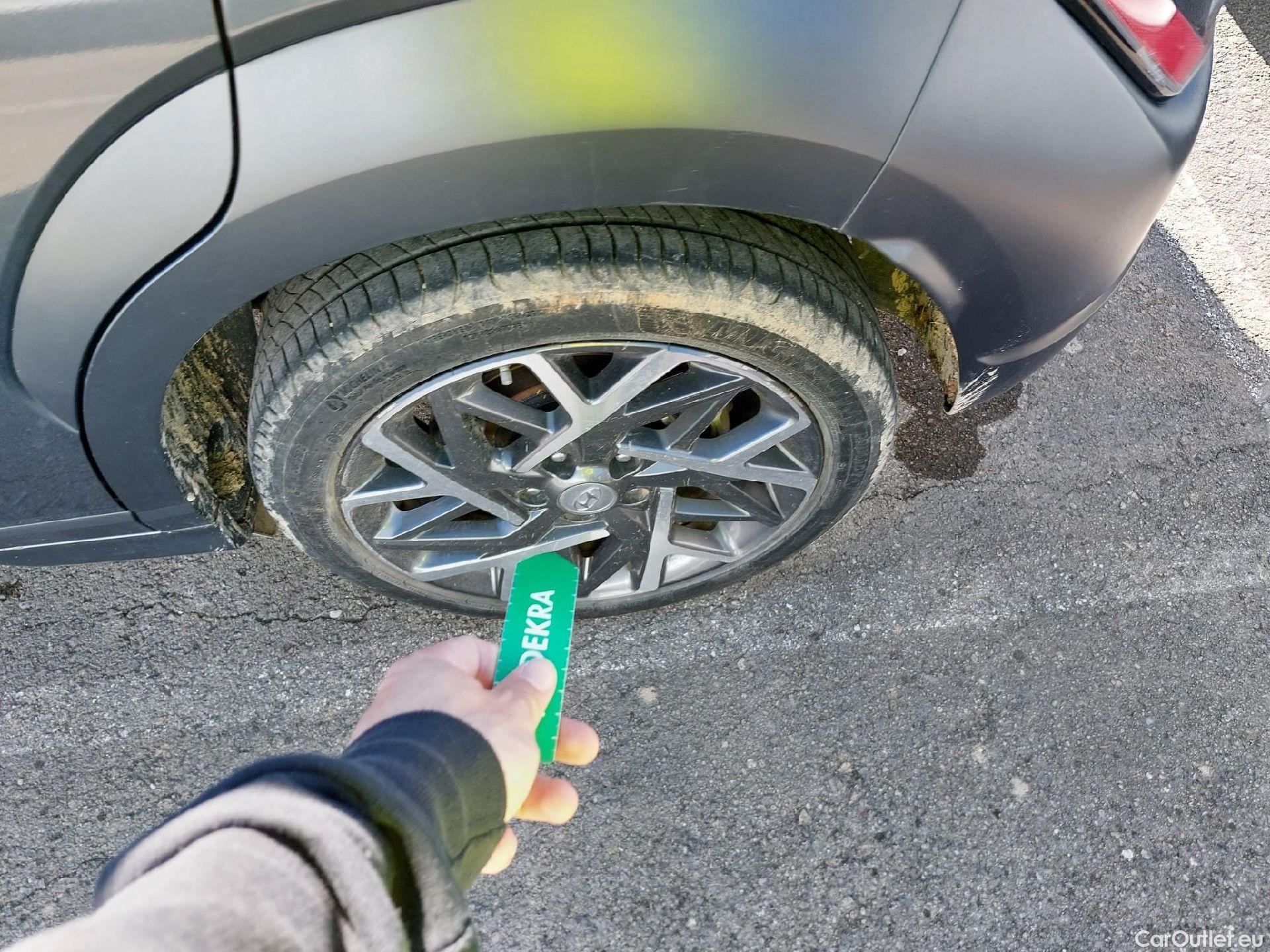  Hyundai  Konna HYUNDAI Kona / 2020 / 5P / todoterreno 1.6 GDI HEV Style Sky DCT #13