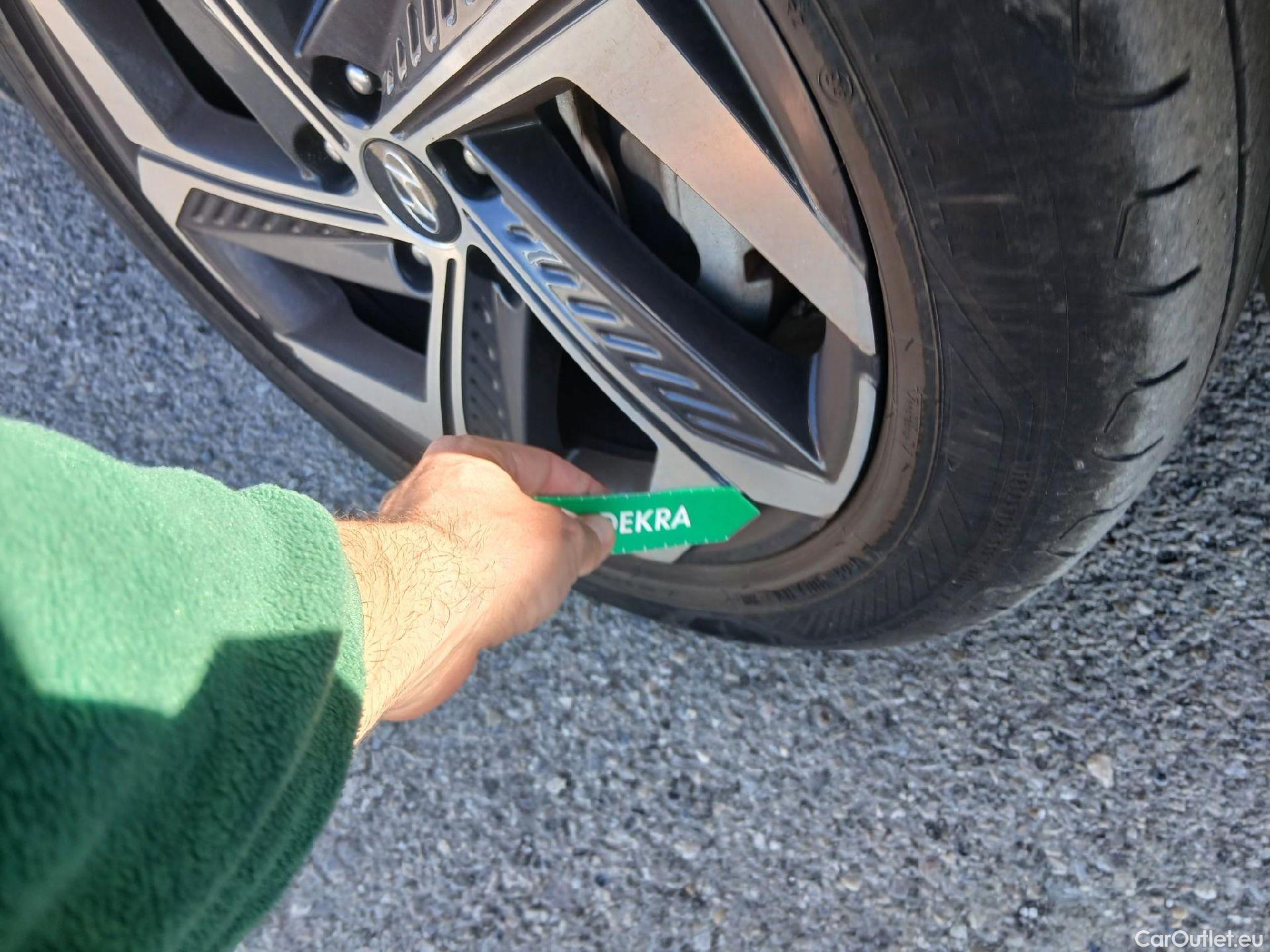  Hyundai  Tucson HYUNDAI  / 2020 / 5P / todoterreno 1.6 TGDI 169kW HEV Tecno Sky Auto #26